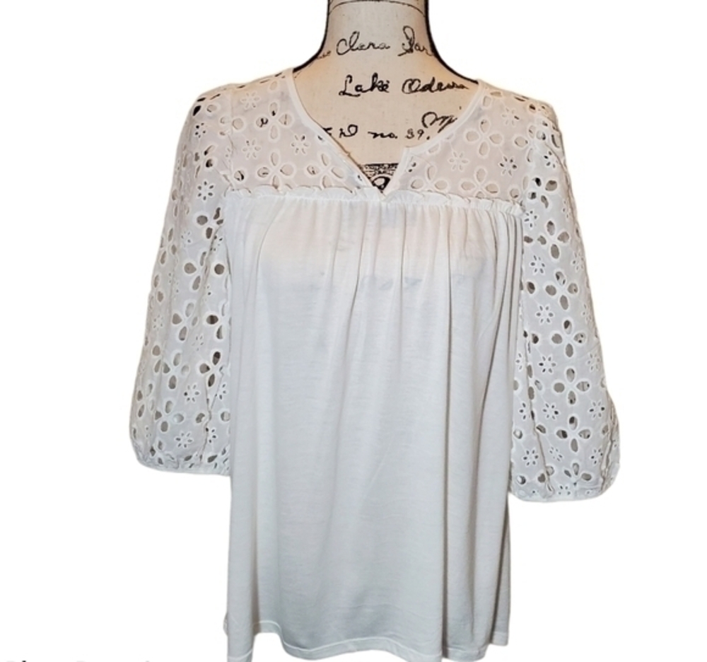 NWT Oliver by Escio White Eyelet Top Size Small
